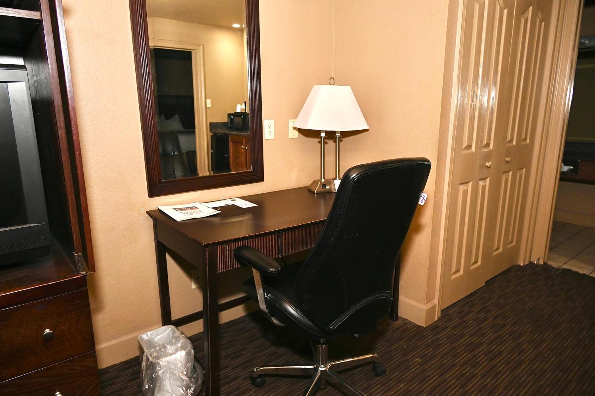 Fortune Inn & Suites Newport Zewnętrze zdjęcie