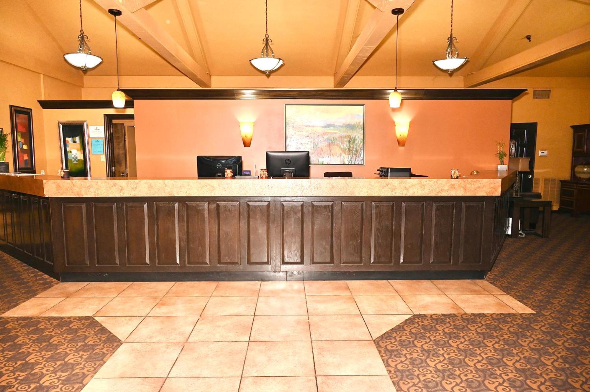 Fortune Inn & Suites Newport Zewnętrze zdjęcie