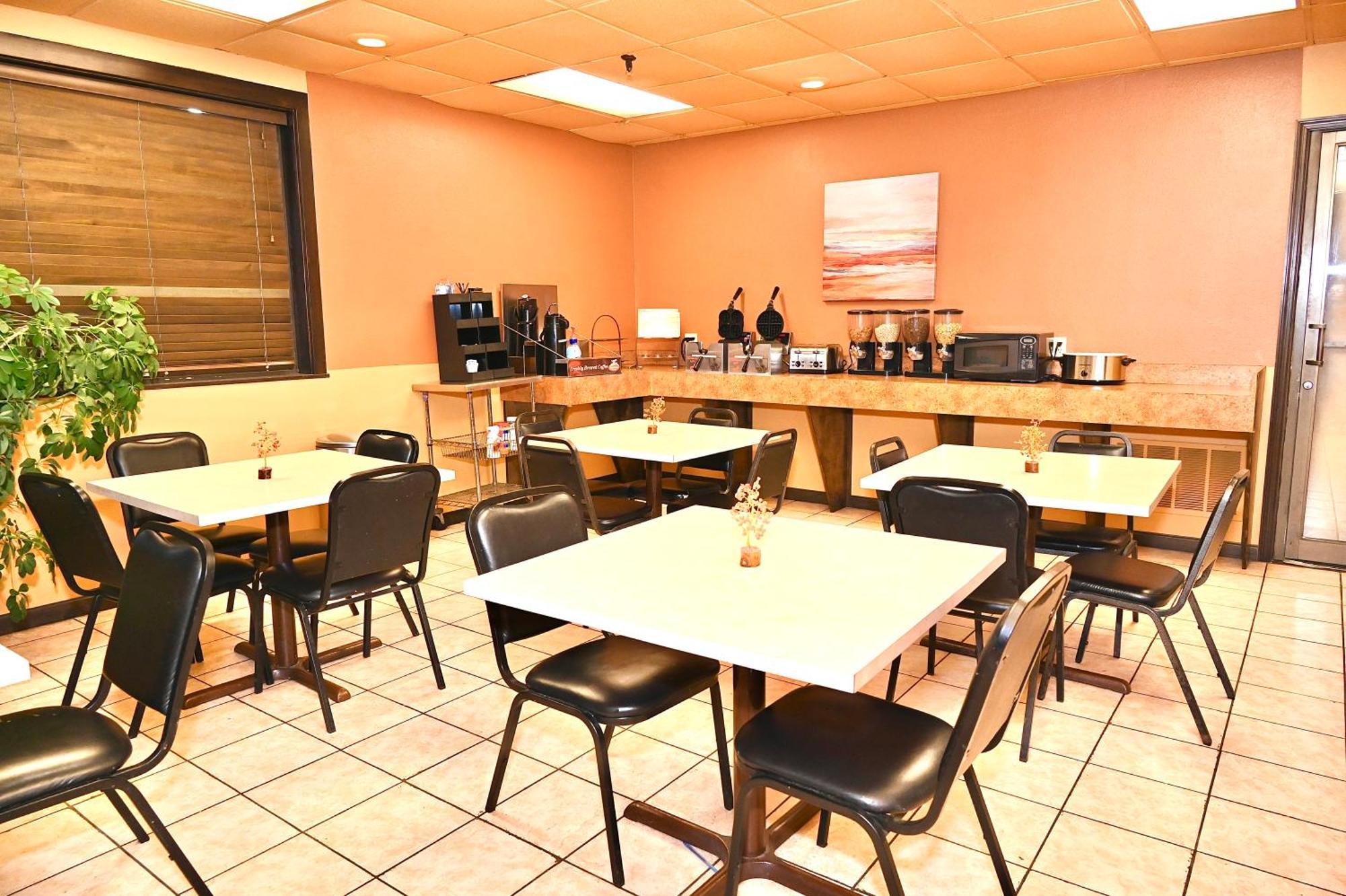 Fortune Inn & Suites Newport Zewnętrze zdjęcie